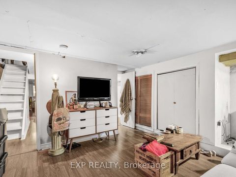 Photo 9 at 260 Shaw Street, Bellwoods, Toronto