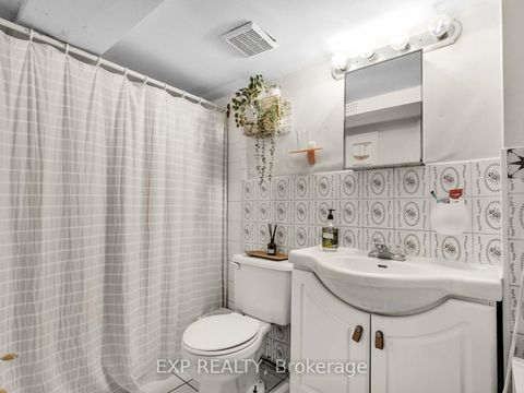 Photo 14 at 260 Shaw Street, Bellwoods, Toronto