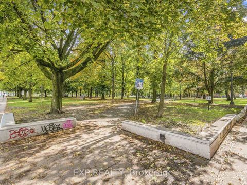 Photo 32 at 260 Shaw Street, Bellwoods, Toronto