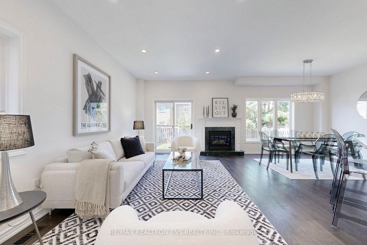 Photo 4 at 28 Golden Oak Avenue, Rouge Woods, Richmond Hill