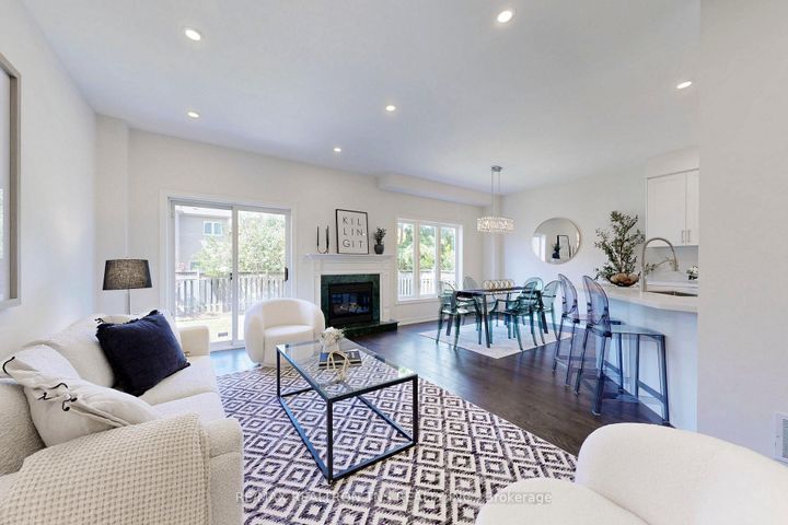 Photo 5 at 28 Golden Oak Avenue, Rouge Woods, Richmond Hill