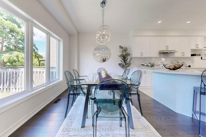 Photo 7 at 28 Golden Oak Avenue, Rouge Woods, Richmond Hill