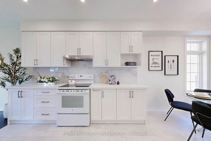 Photo 16 at 28 Golden Oak Avenue, Rouge Woods, Richmond Hill