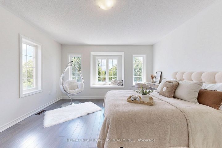 Photo 34 at 28 Golden Oak Avenue, Rouge Woods, Richmond Hill