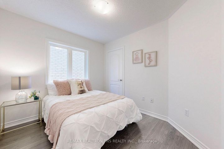 Photo 37 at 28 Golden Oak Avenue, Rouge Woods, Richmond Hill