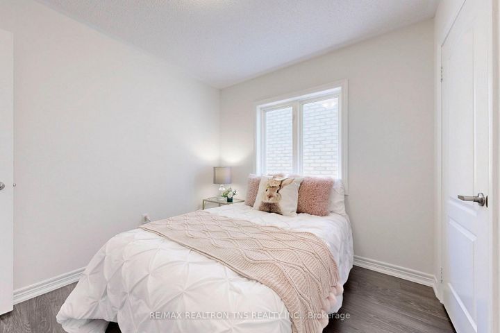 Photo 38 at 28 Golden Oak Avenue, Rouge Woods, Richmond Hill