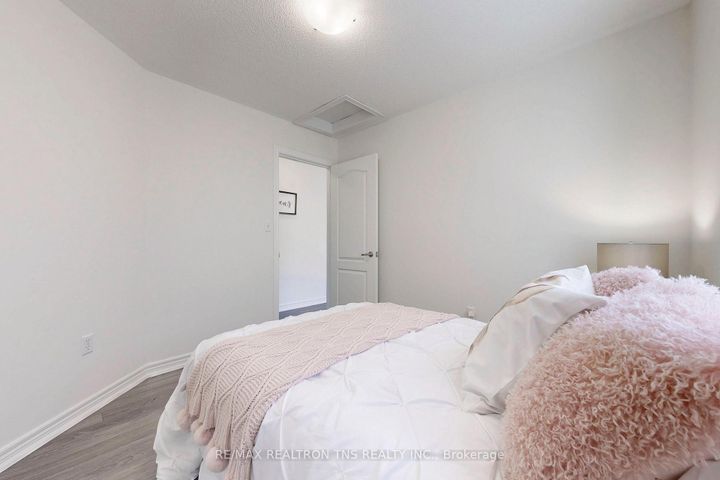 Photo 39 at 28 Golden Oak Avenue, Rouge Woods, Richmond Hill