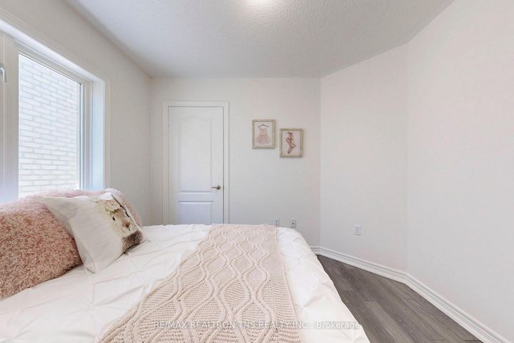 Photo 40 at 28 Golden Oak Avenue, Rouge Woods, Richmond Hill
