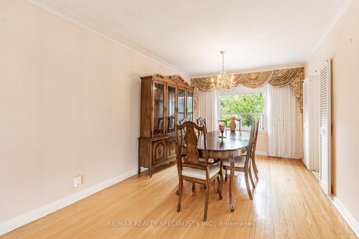 Photo 6 at 8 Charnwood Road, Don Mills, Toronto