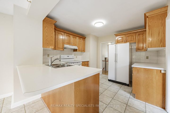 Photo 12 at 8 Charnwood Road, Don Mills, Toronto