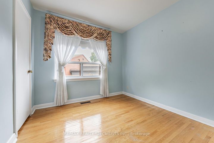Photo 15 at 8 Charnwood Road, Don Mills, Toronto