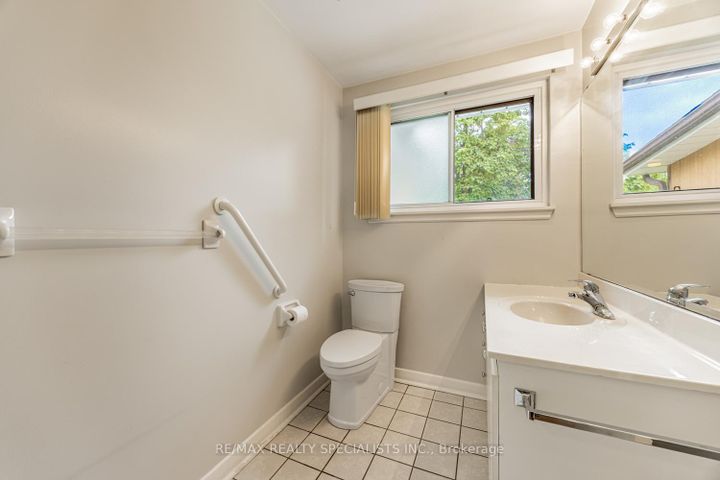 Photo 18 at 8 Charnwood Road, Don Mills, Toronto