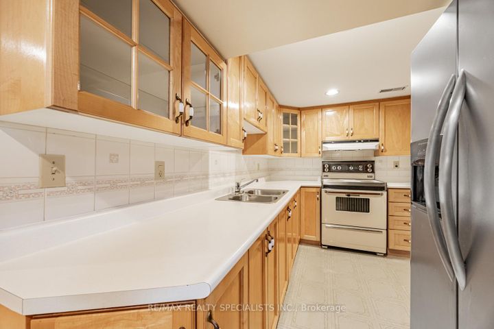 Photo 22 at 8 Charnwood Road, Don Mills, Toronto