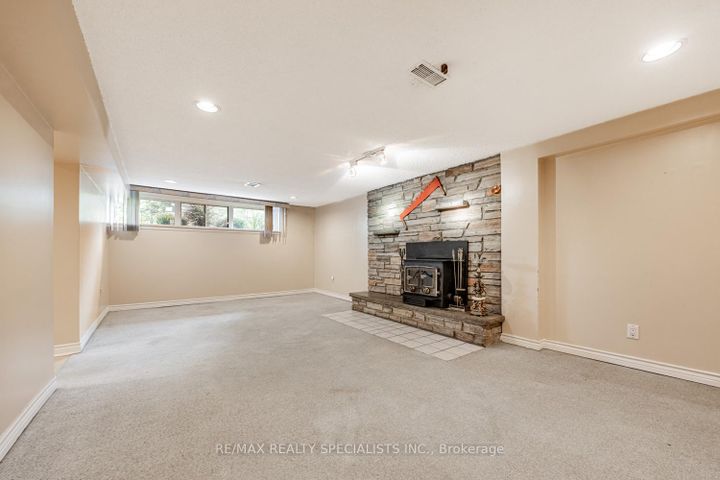 Photo 24 at 8 Charnwood Road, Don Mills, Toronto