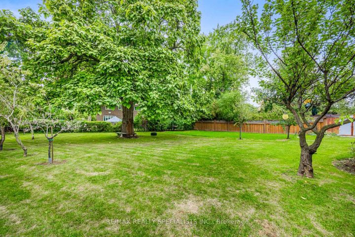 Photo 30 at 8 Charnwood Road, Don Mills, Toronto
