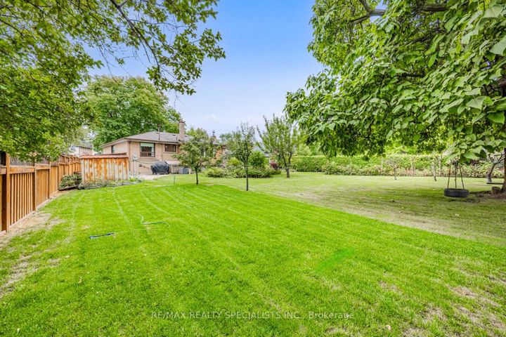 Photo 33 at 8 Charnwood Road, Don Mills, Toronto