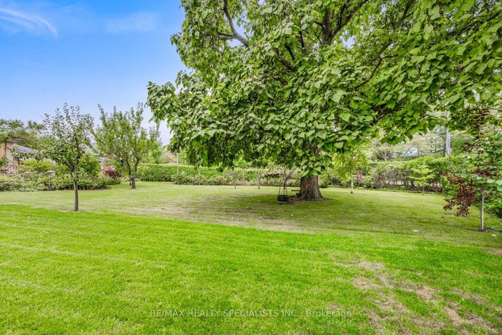 Photo 34 at 8 Charnwood Road, Don Mills, Toronto