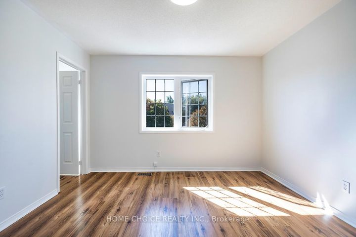 Photo 13 at 674 Brasswinds Trail, Pinecrest, Oshawa