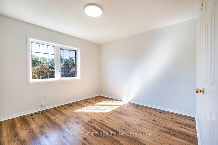 Photo 23 at 674 Brasswinds Trail, Pinecrest, Oshawa