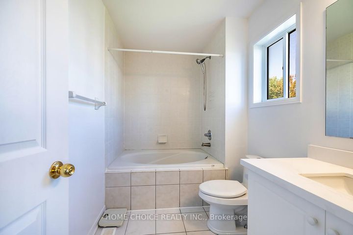 Photo 27 at 674 Brasswinds Trail, Pinecrest, Oshawa