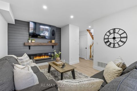 Photo 10 at 16 Carveth Crescent, Newcastle, Clarington