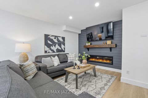 Photo 11 at 16 Carveth Crescent, Newcastle, Clarington