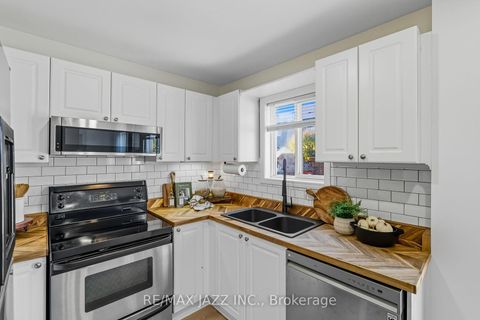 Photo 17 at 16 Carveth Crescent, Newcastle, Clarington