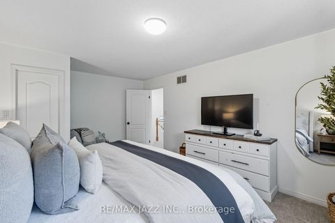 Photo 22 at 16 Carveth Crescent, Newcastle, Clarington