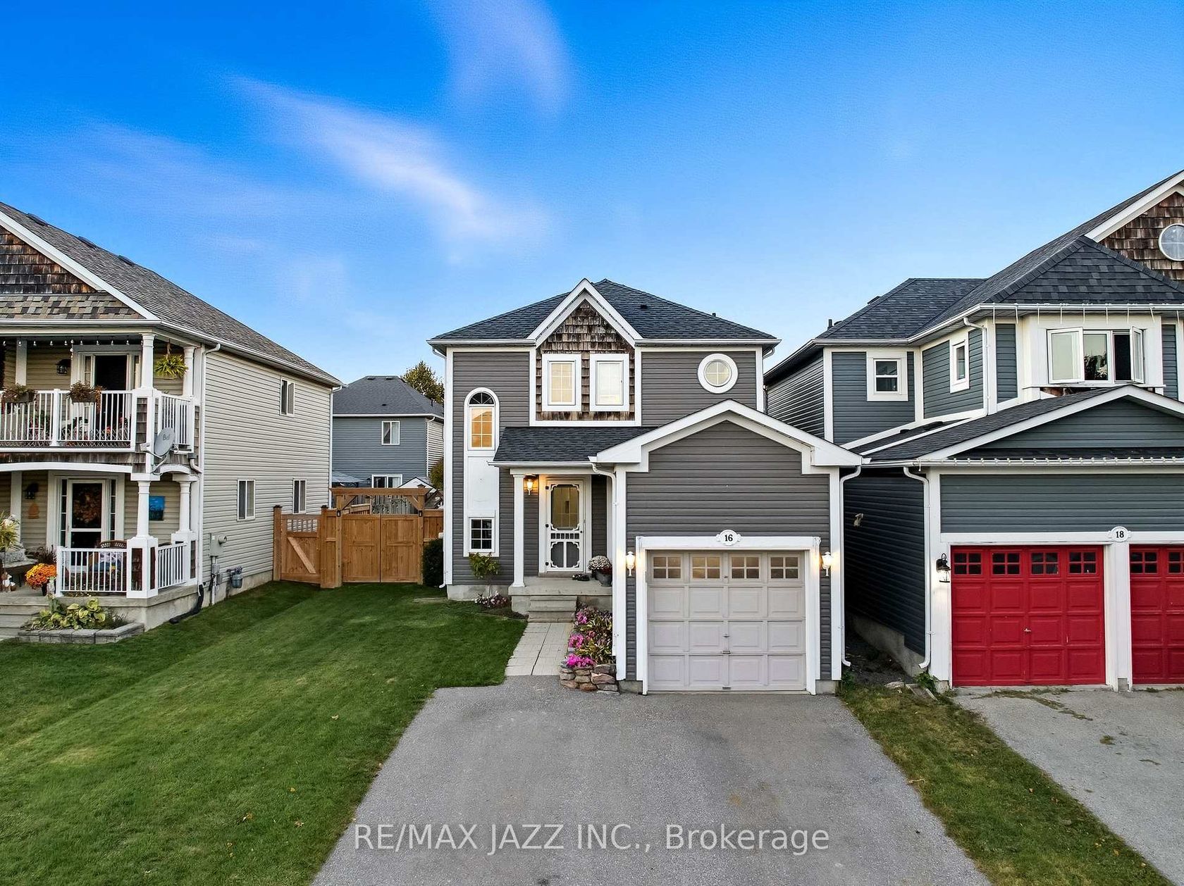 16 Carveth Crescent, Newcastle, Clarington 
