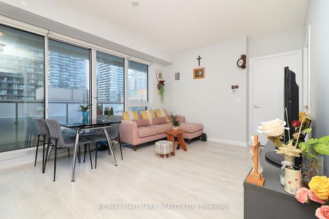Photo 7 at 1011 - 2221 Yonge Street, Mount Pleasant West, Toronto