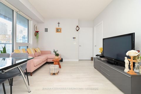 Photo 8 at 1011 - 2221 Yonge Street, Mount Pleasant West, Toronto