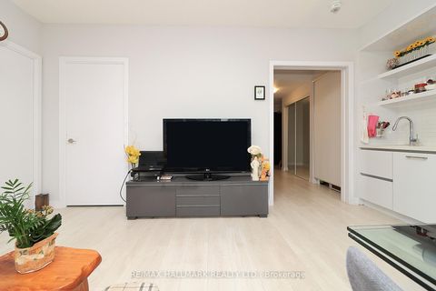 Photo 9 at 1011 - 2221 Yonge Street, Mount Pleasant West, Toronto