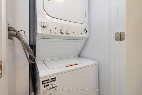 Photo 13 at 1011 - 2221 Yonge Street, Mount Pleasant West, Toronto
