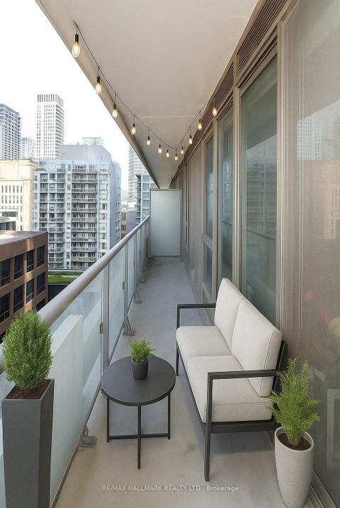 Photo 14 at 1011 - 2221 Yonge Street, Mount Pleasant West, Toronto