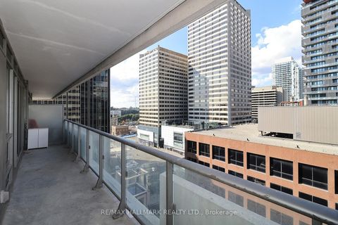 Photo 15 at 1011 - 2221 Yonge Street, Mount Pleasant West, Toronto