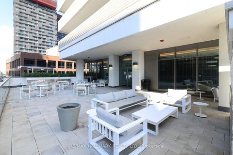 Photo 30 at 1011 - 2221 Yonge Street, Mount Pleasant West, Toronto