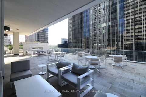 Photo 31 at 1011 - 2221 Yonge Street, Mount Pleasant West, Toronto