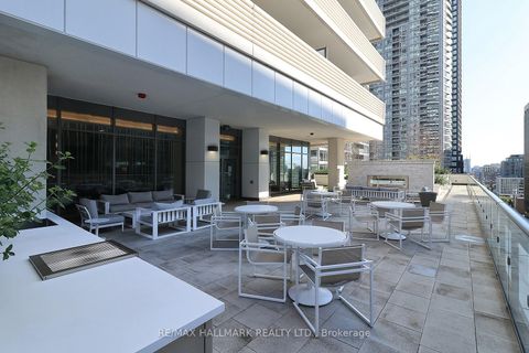 Photo 32 at 1011 - 2221 Yonge Street, Mount Pleasant West, Toronto