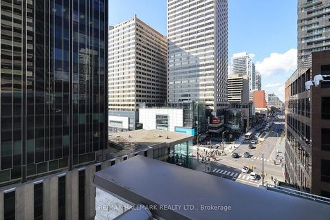 Photo 34 at 1011 - 2221 Yonge Street, Mount Pleasant West, Toronto
