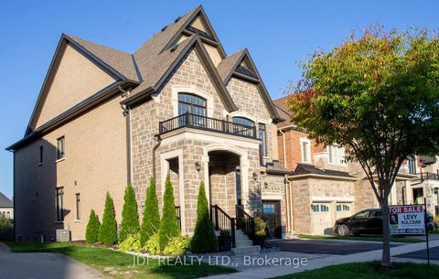 Photo 2 at 125 Cranbrook Crescent, Kleinburg, Vaughan