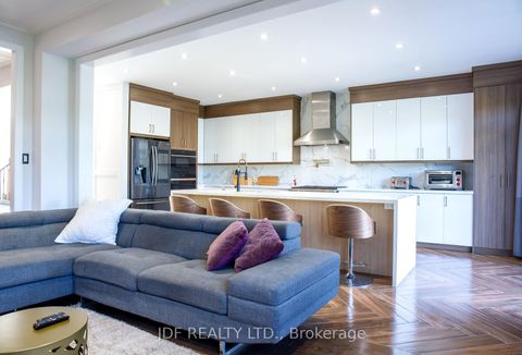 Photo 7 at 125 Cranbrook Crescent, Kleinburg, Vaughan
