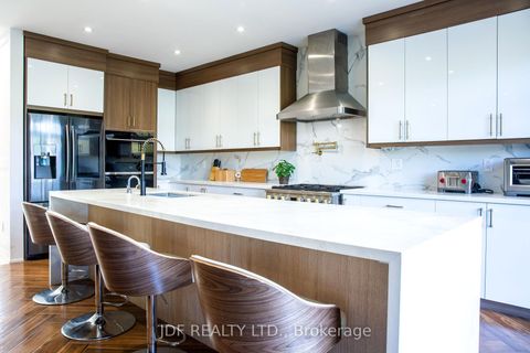 Photo 16 at 125 Cranbrook Crescent, Kleinburg, Vaughan