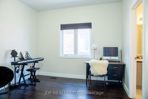 Photo 31 at 125 Cranbrook Crescent, Kleinburg, Vaughan