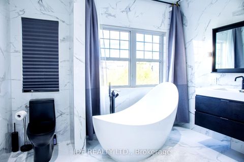 Photo 37 at 125 Cranbrook Crescent, Kleinburg, Vaughan