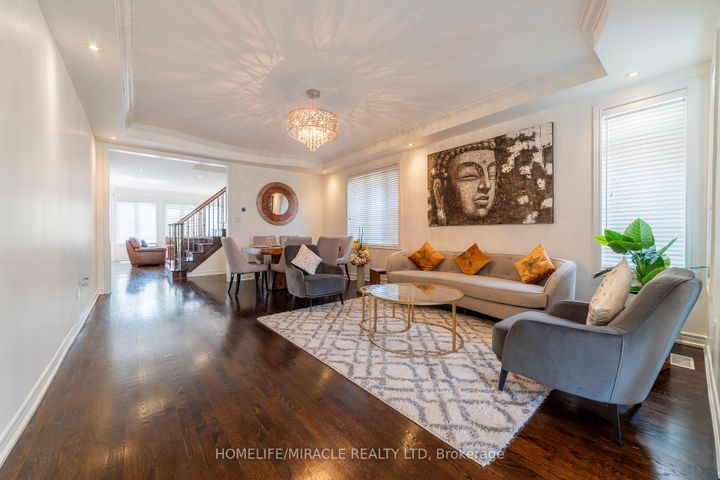 Photo 3 at 86 JUNETOWN Circle, Credit Valley, Brampton