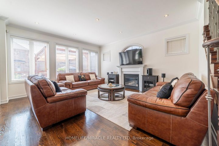 Photo 6 at 86 JUNETOWN Circle, Credit Valley, Brampton