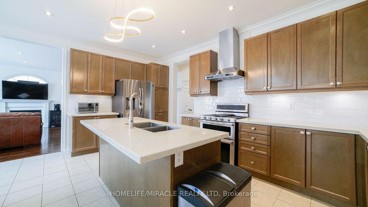 Photo 14 at 86 JUNETOWN Circle, Credit Valley, Brampton