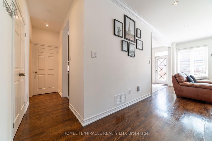 Photo 15 at 86 JUNETOWN Circle, Credit Valley, Brampton