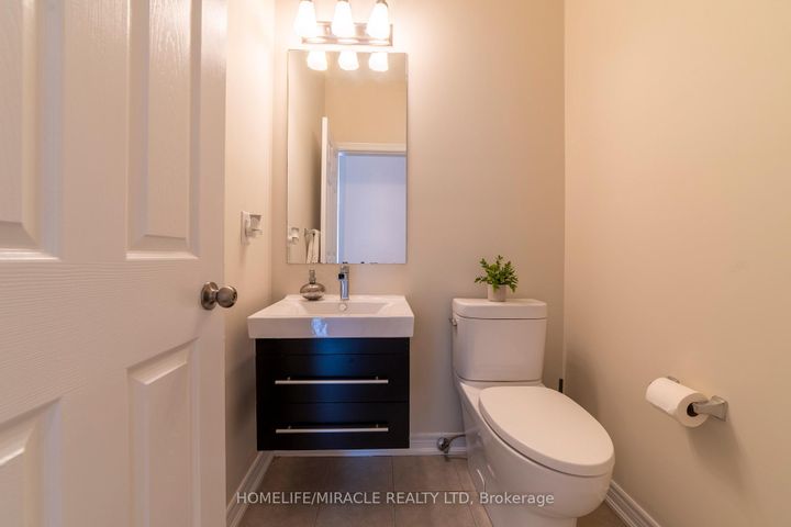 Photo 16 at 86 JUNETOWN Circle, Credit Valley, Brampton