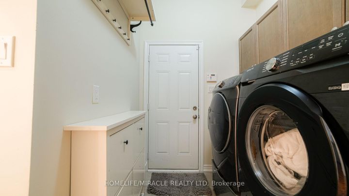 Photo 17 at 86 JUNETOWN Circle, Credit Valley, Brampton